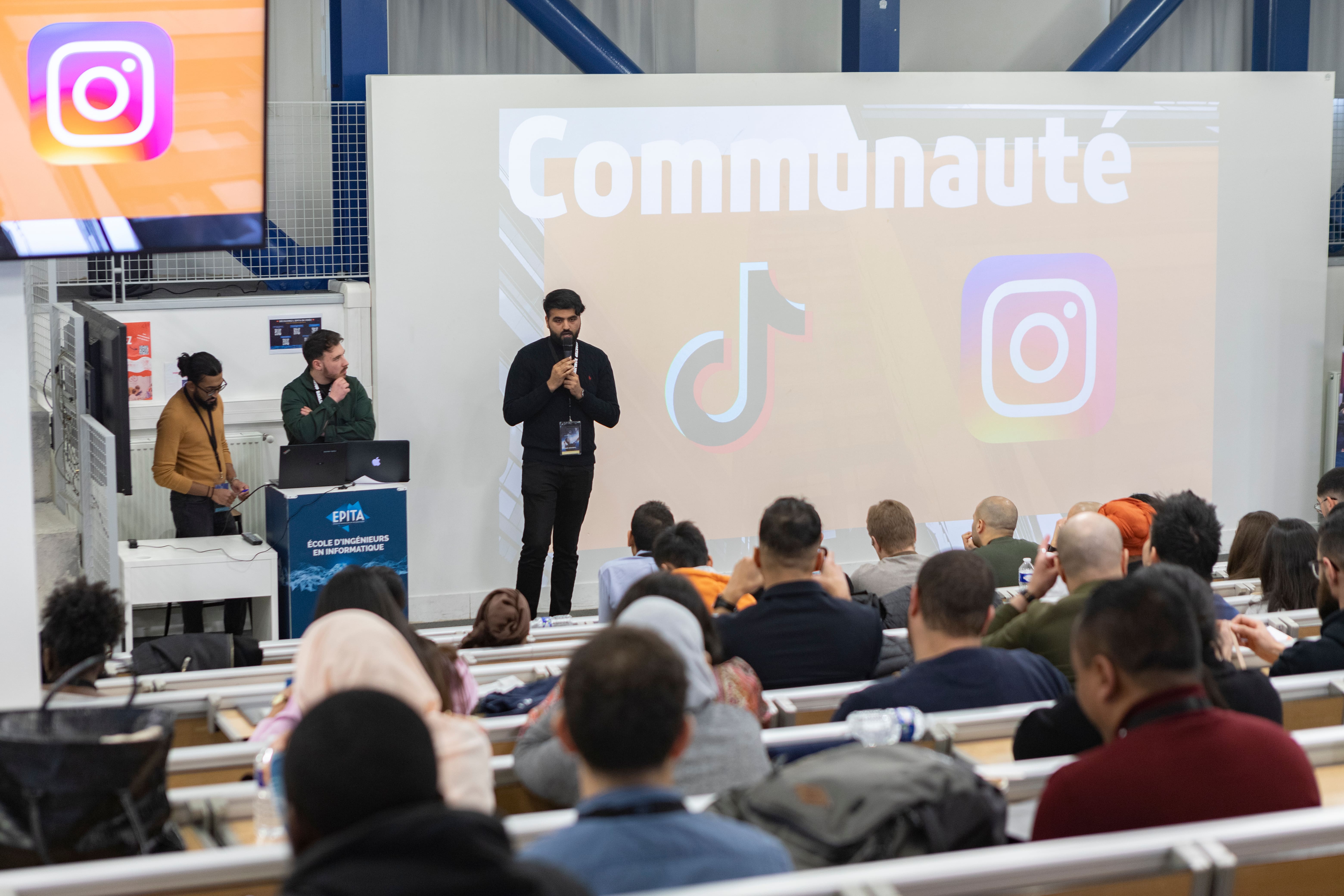 Équipes de fondateurs en workshop pendant le weekend de détection La Ligue