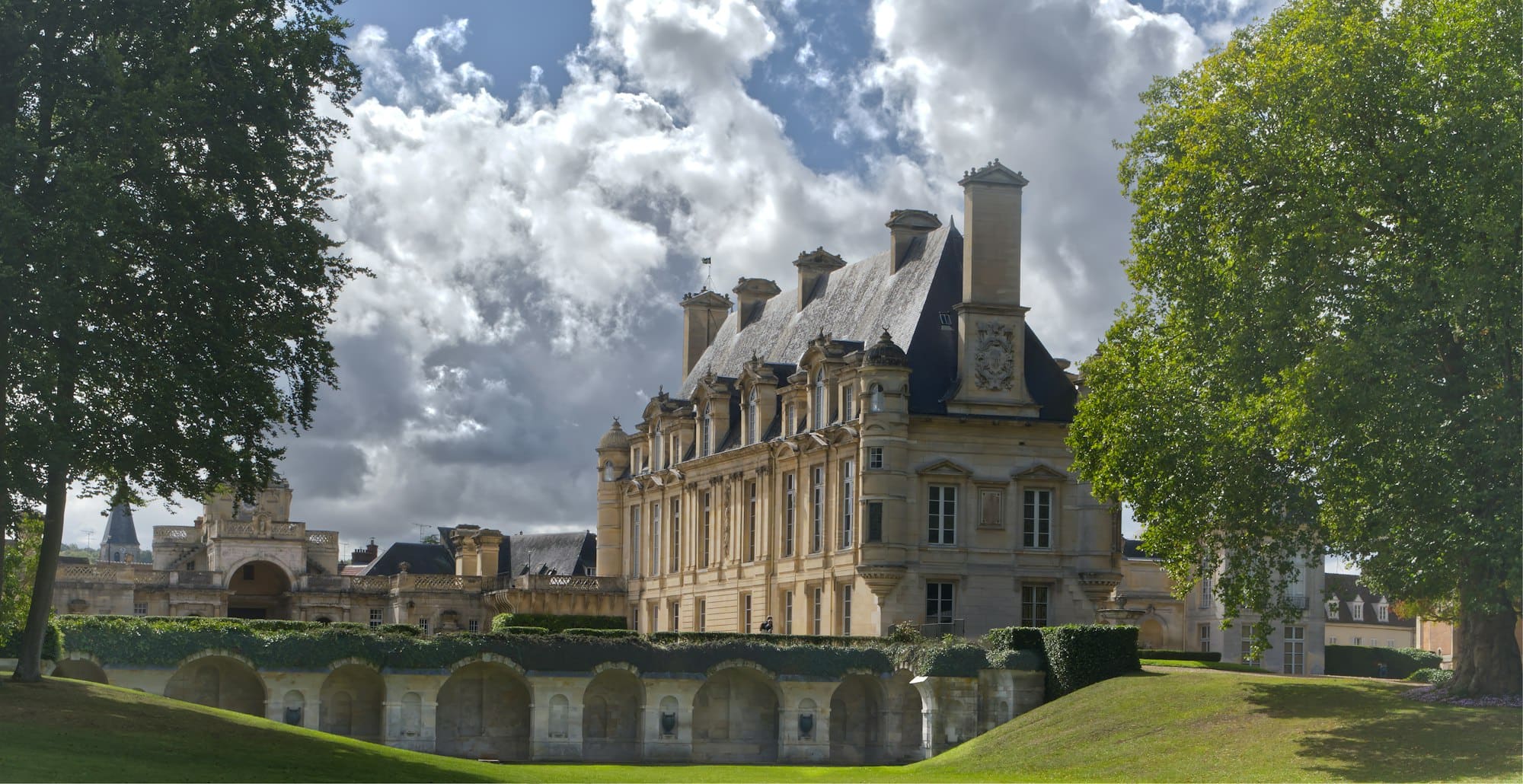Domaine au calme entouré de verdure